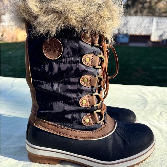 Women's Faux Fur Lined Winter Boots Size 6 - Picture 4 of 7